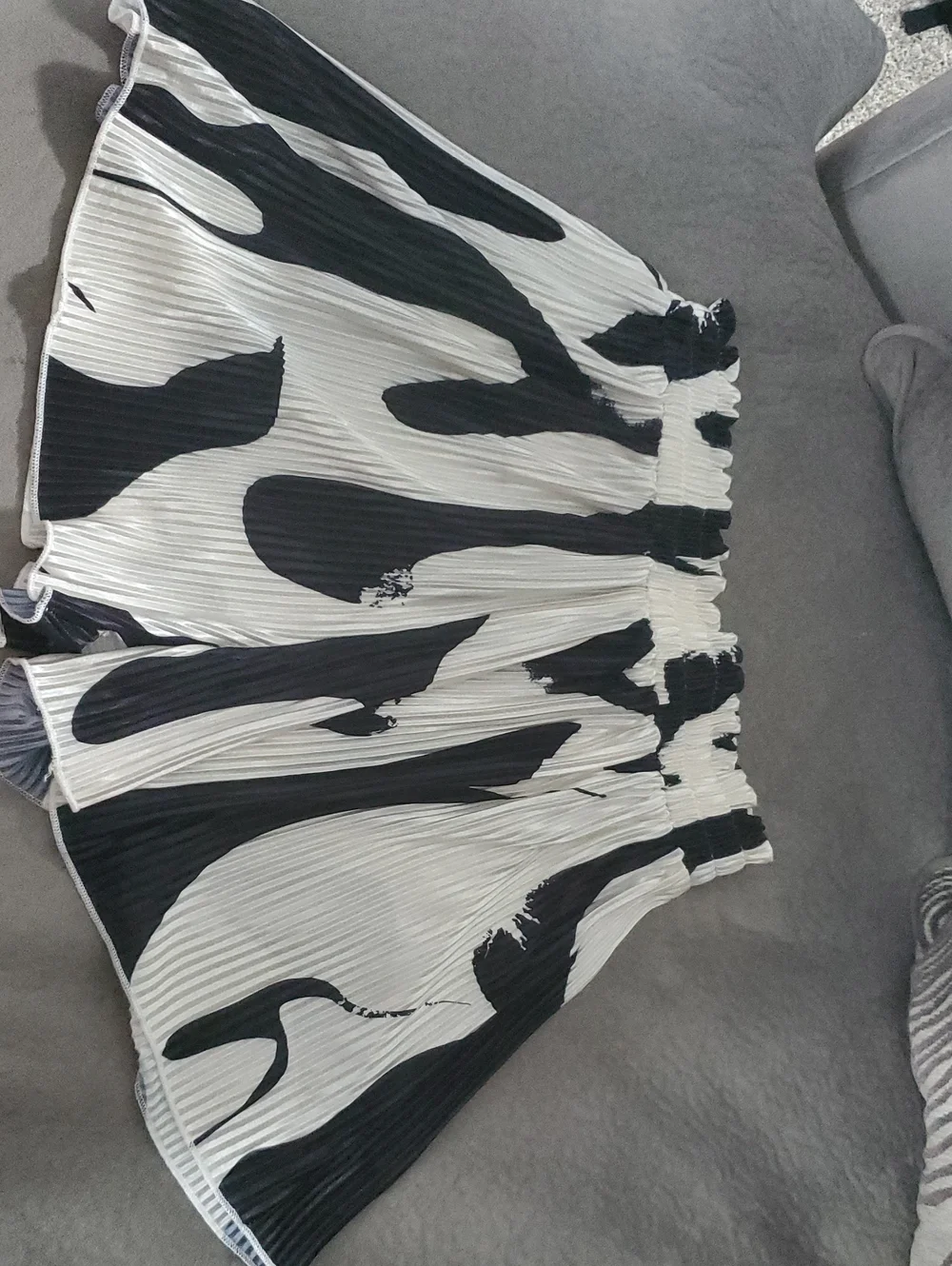 Black & White Abstract Pleated Shorts